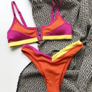NWT V Wired Bikini Swimsuit Size XS/S